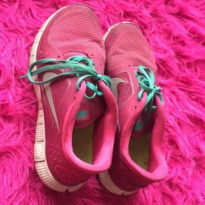 women’s Nike’s size 8.5